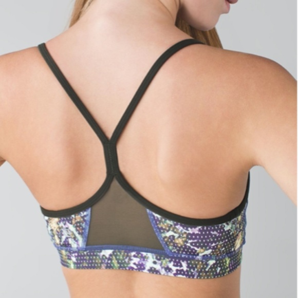 Lululemon Flow Y Bra - Size 4 - Picture 1 of 4